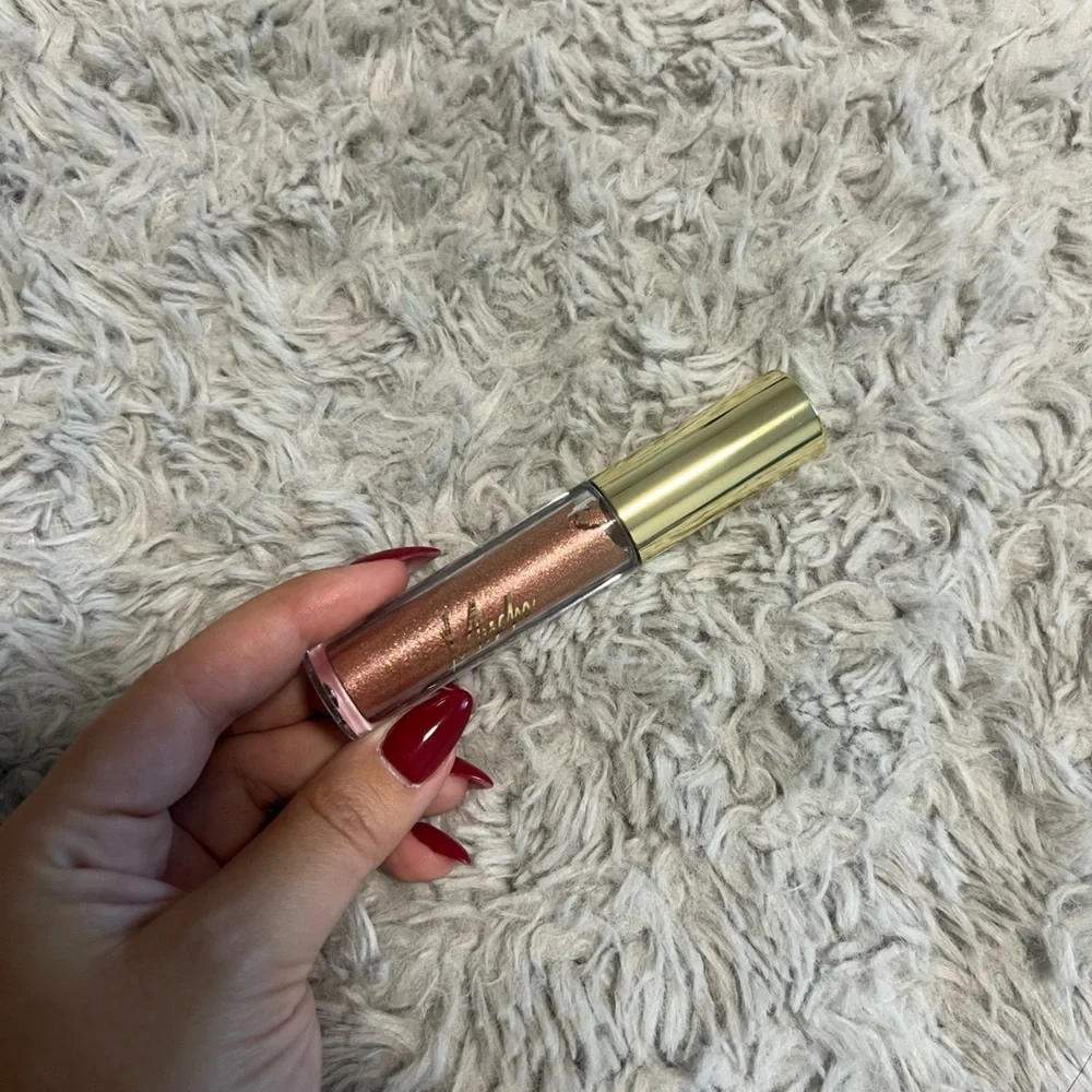 Mischo beauty liquid eyeshadow